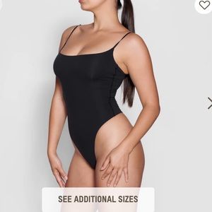 NWT SKIMS Fits Everybody Cami Bodysuit in Onyx
